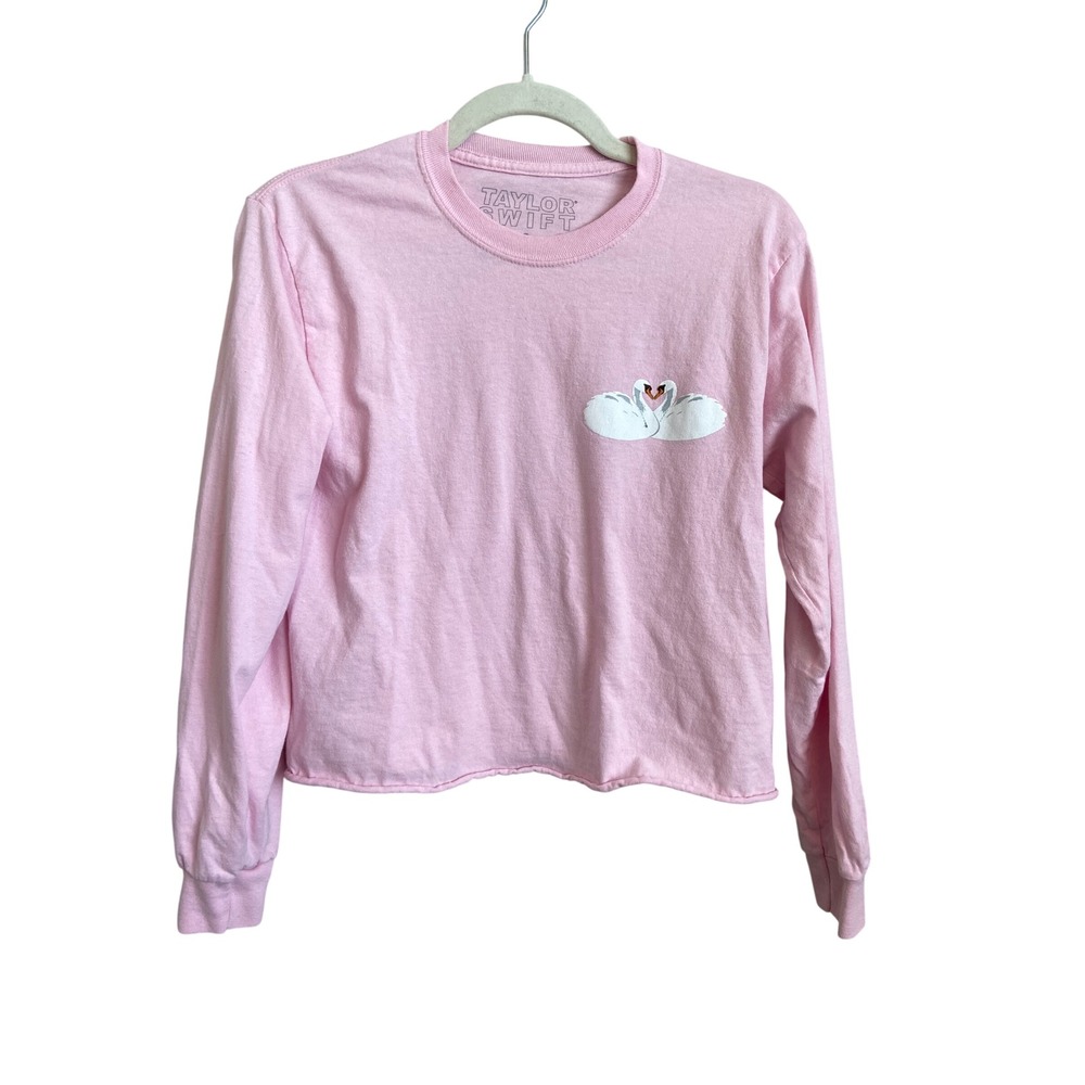 Taylor Swift Lover Era Pink Swan Graphic Long Sleeve Cropped T-Shirt Small